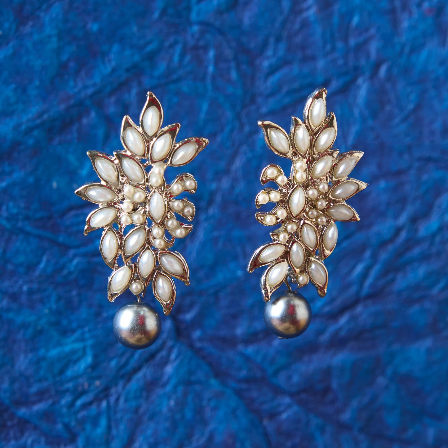 Moonstruck Flower Stud Earring with Pearl (Grey) - www.MoonstruckINC.com