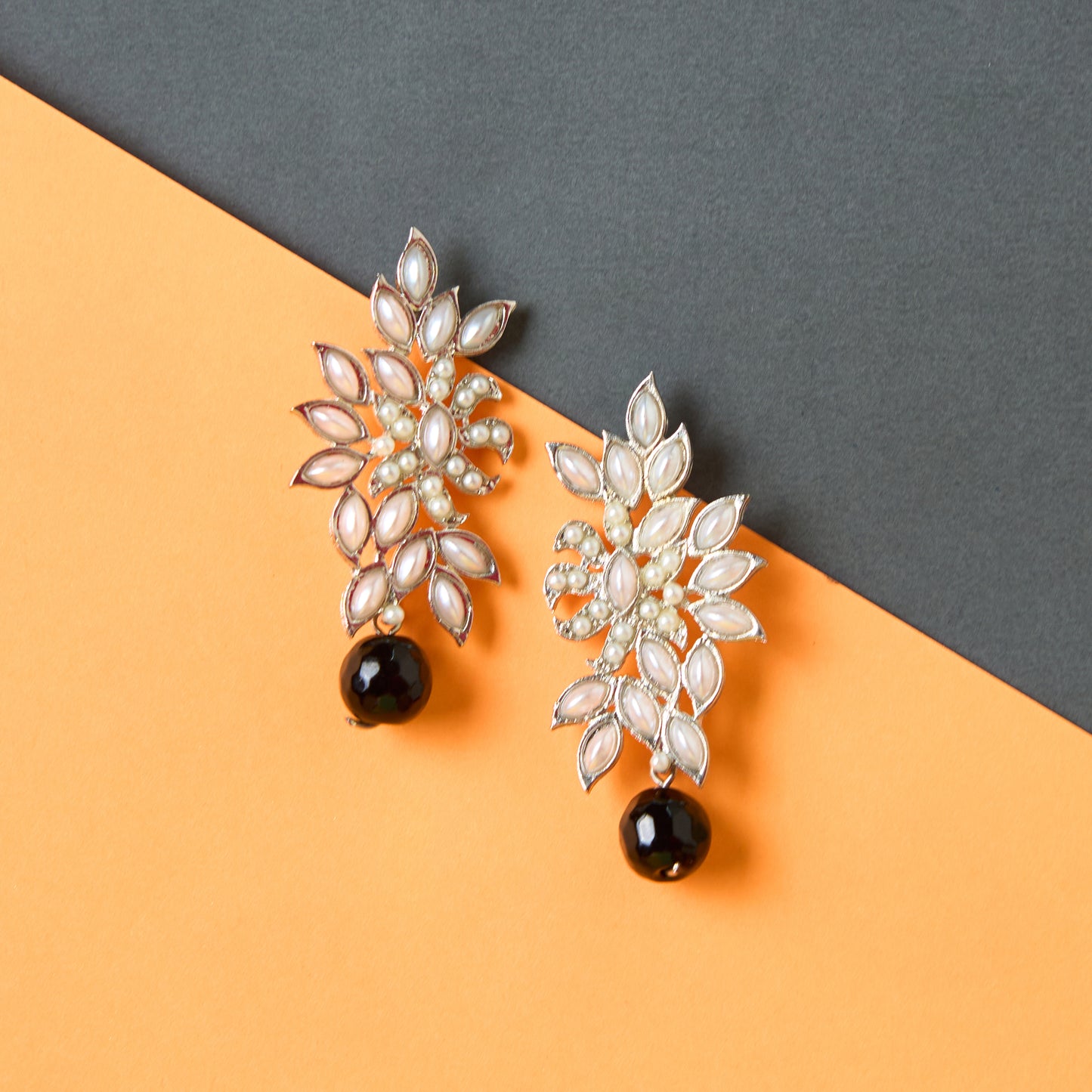 Moonstruck Flower Stud Earring with Pearl (Black) - www.MoonstruckINC.com